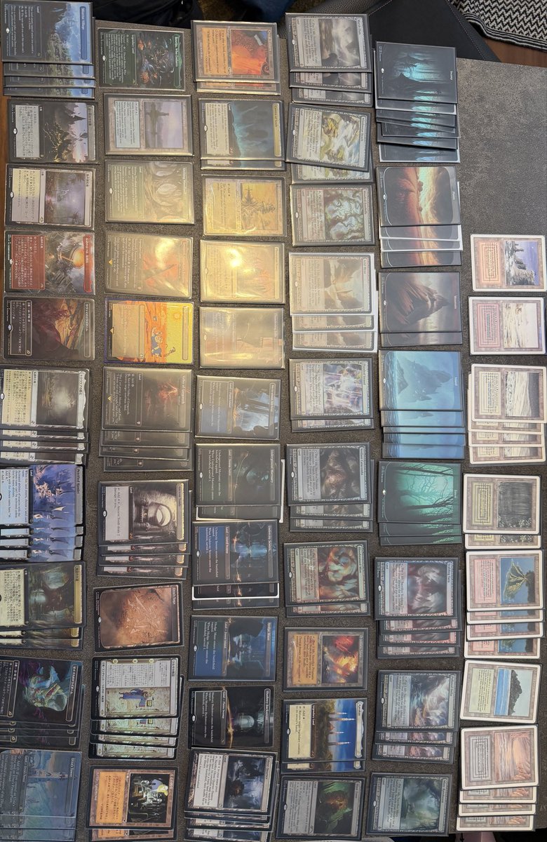 MTG28761087's tweet photo. mtg引退のため全てのカードを手放す事にしました。思い入れのあるデッキ・カード達なのでSHOPに売りに行くよりまとめて引き取って大切にしてくださる方へお譲りしたいと思います。 https://t.co/E98HCAp1Kk