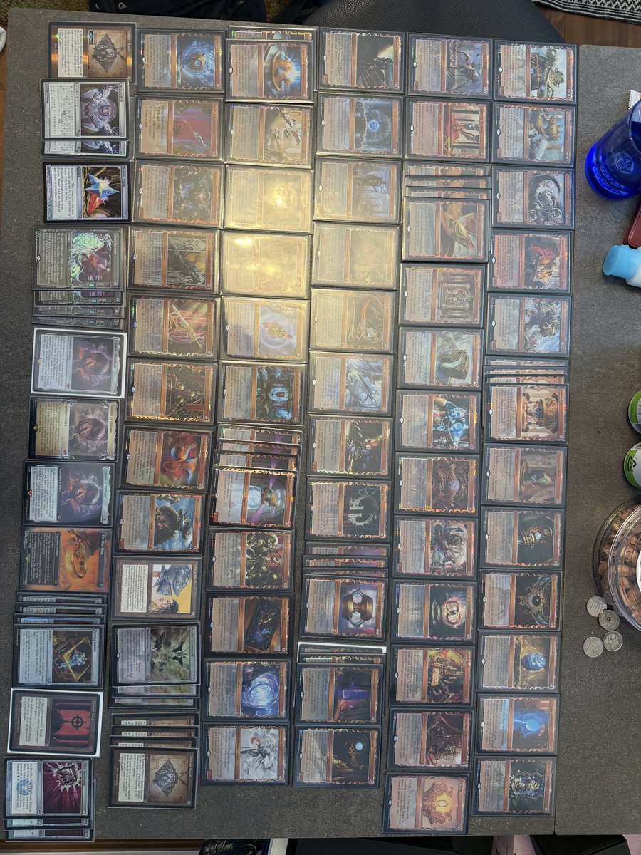 MTG28761087's tweet photo. mtg引退のため全てのカードを手放す事にしました。思い入れのあるデッキ・カード達なのでSHOPに売りに行くよりまとめて引き取って大切にしてくださる方へお譲りしたいと思います。 https://t.co/E98HCAp1Kk