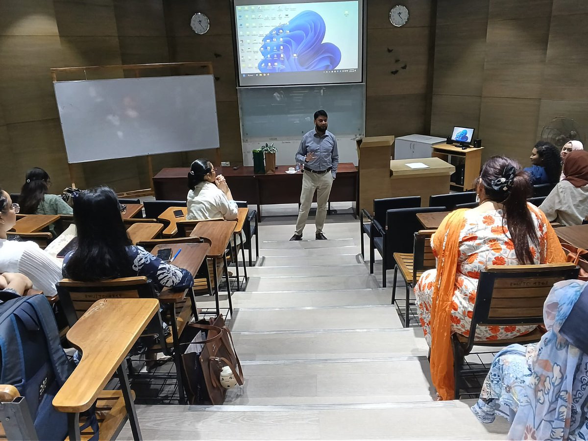 myewubd's tweet photo. Guest Lecture Session https://t.co/Hnie12BbUX