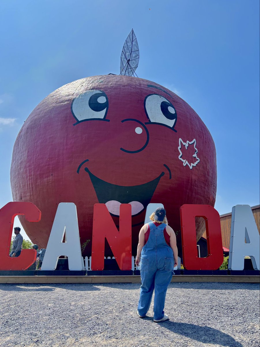 tonysstrk's tweet photo. omg happy 3 years of living in canada to ME https://t.co/QC9AZlQLcG