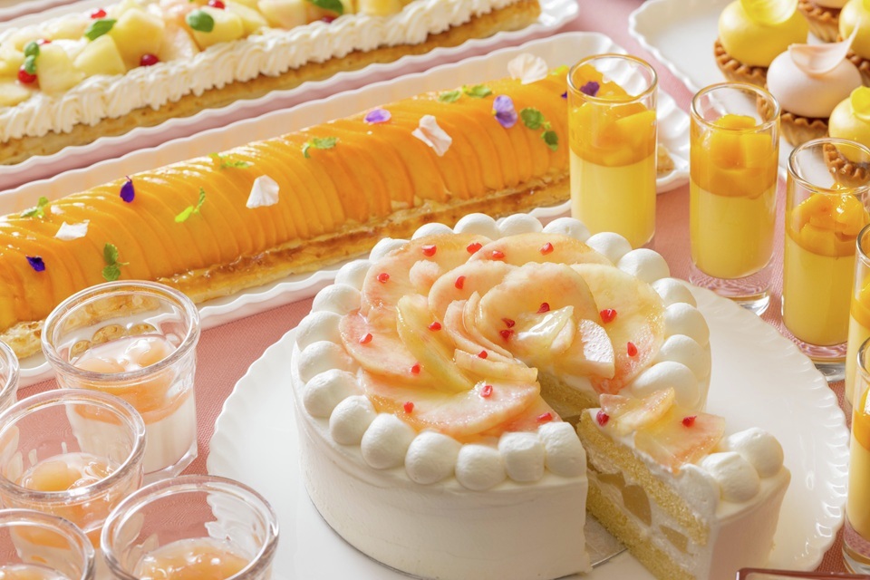 enjoy_tokyo's tweet photo. 桃とマンゴーが主役のスイーツブッフェ🍑

「SORAE Sweets Buffet～桃とマンゴーが誘う夏～」が吉祥寺エクセルホテル東急で7/1(水)より開催。桃とマンゴーの食べ比べができるショートケーキのほか、涼やかなグラススイーツも楽しめます😋🥭

詳細はリプから👇 https://t.co/kl0BYu9b3m