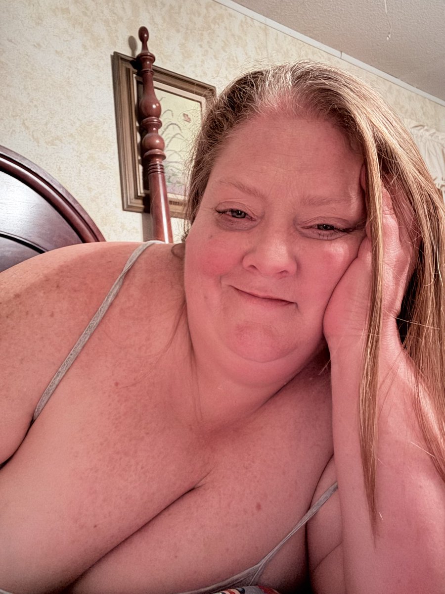 lesleylemons80's tweet photo. #bbw #bigtits #plussize #milf #gilf #showoff #havingfun https://t.co/cuGlHL0CzZ