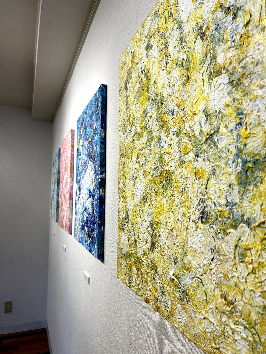 UPSTAIRS_G's tweet photo. 【本日初日】個展始まりました。
ぜひご来場ください。🖼️

6/23(火)～28(日)
第18回 画家KG 川口惠士展
『桜鳳凰』

11:00～18:00 (最終日のみ17:00迄)
会場：UPSTAIRS GALLERY
東京都渋谷区恵比寿西2-18-6 2階
https://t.co/IBNe3gIeuJ

#絵画 #作品展 #gallery https://t.co/Li8YNMQ7tv