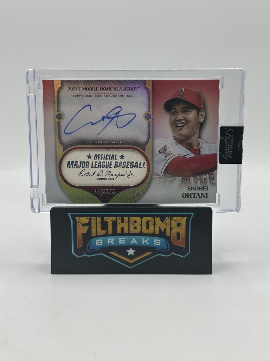 FilthbombFrank's tweet photo. I might have received the ohtani cases!!!! #Angelsintheoutfield @filthbombbreaks https://t.co/PxOr2waZMv