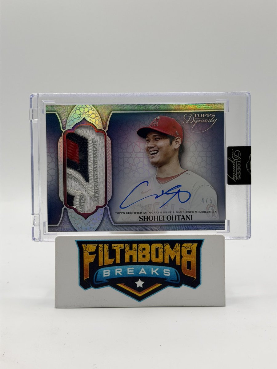 FilthbombFrank's tweet photo. I might have received the ohtani cases!!!! #Angelsintheoutfield @filthbombbreaks https://t.co/PxOr2waZMv