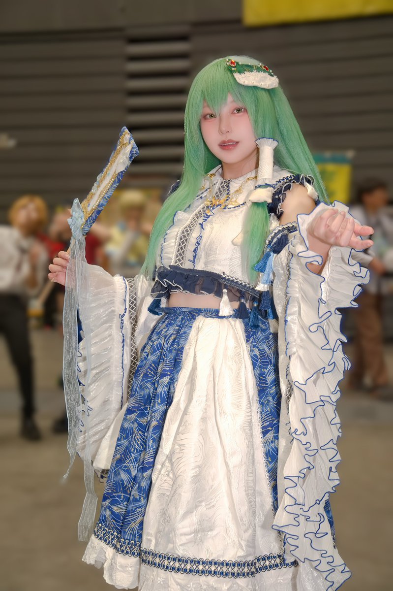 akirakuga's tweet photo. 「翡翠の風を、そっと差し出して」

東風谷早苗（久さん@camera_hisa）

撮影ありがとうございました。

#CC福岡64　#コスプレ https://t.co/pEsEvquJGH