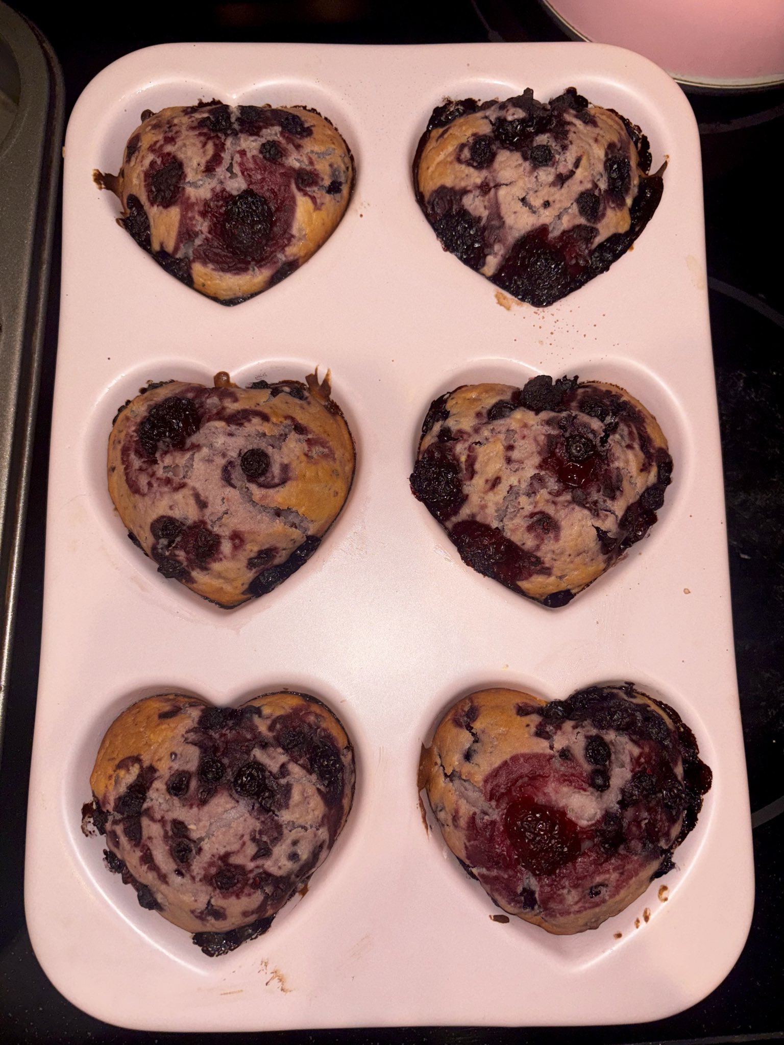 2 pic. I made lemon berry muffins btw https://t.co/JDV91ufgzD