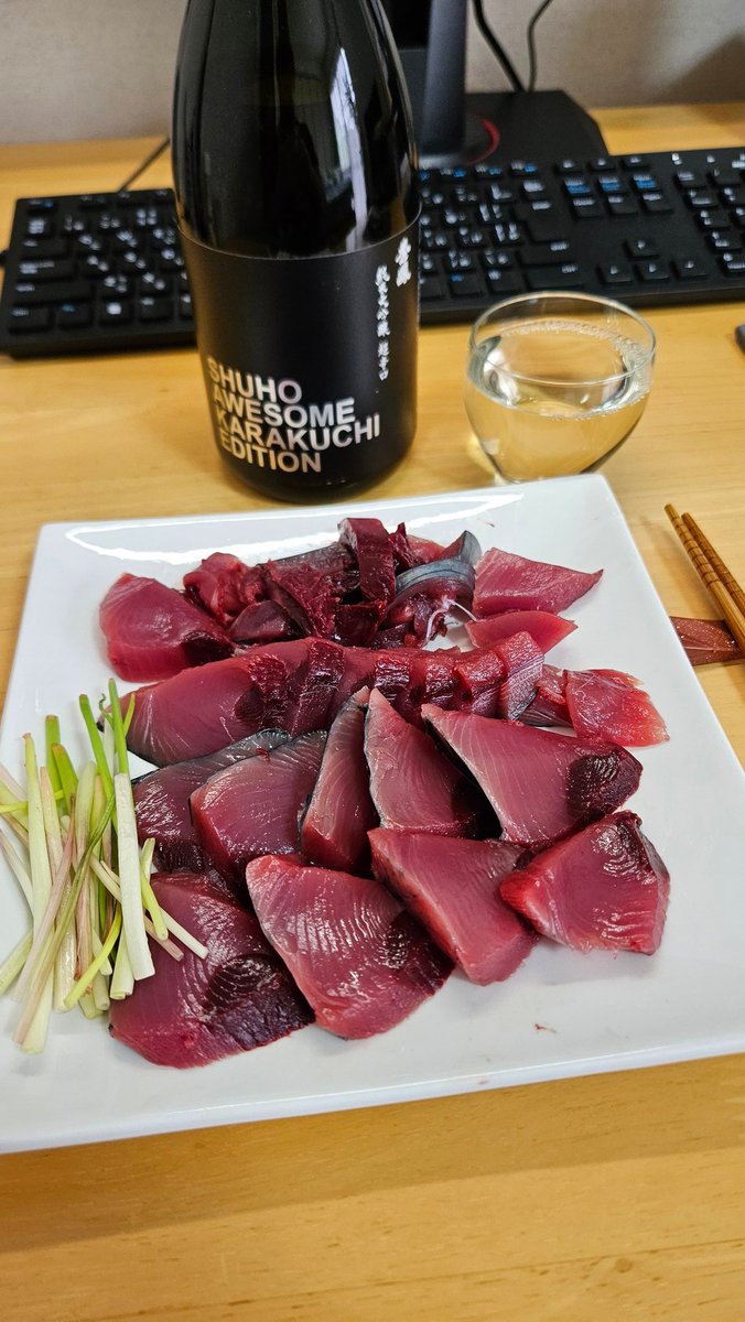 ÿ様ブラック38翌日発送 さて実食。これでまだ半分なのだから信じられん。酒は山形の秀鳳。純米