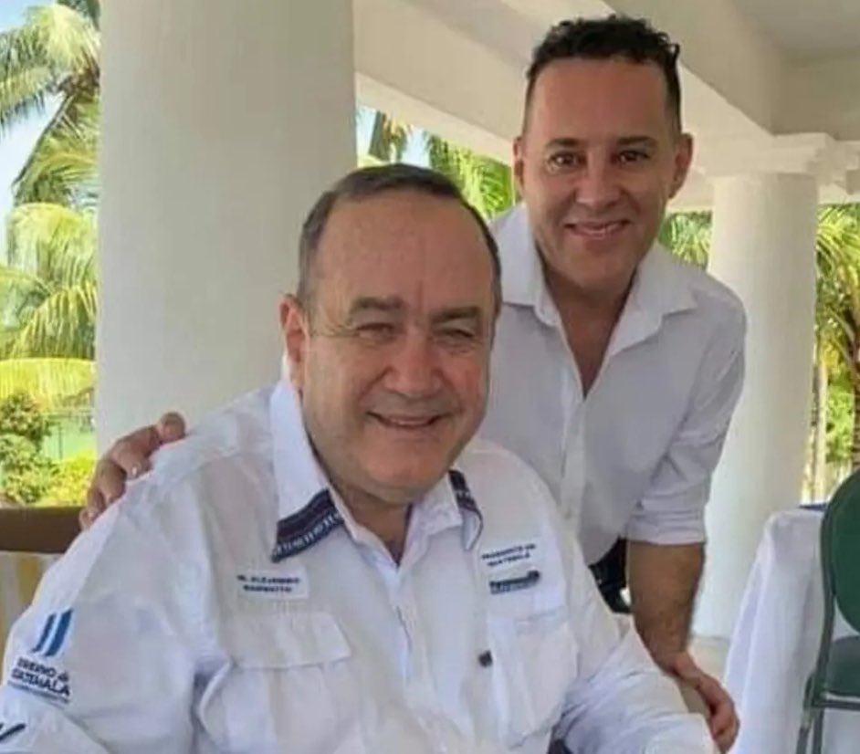 Fernandi_23's tweet photo. @daccabrera Jsjajajjaja tus derechistas https://t.co/mfMKE3JiEJ