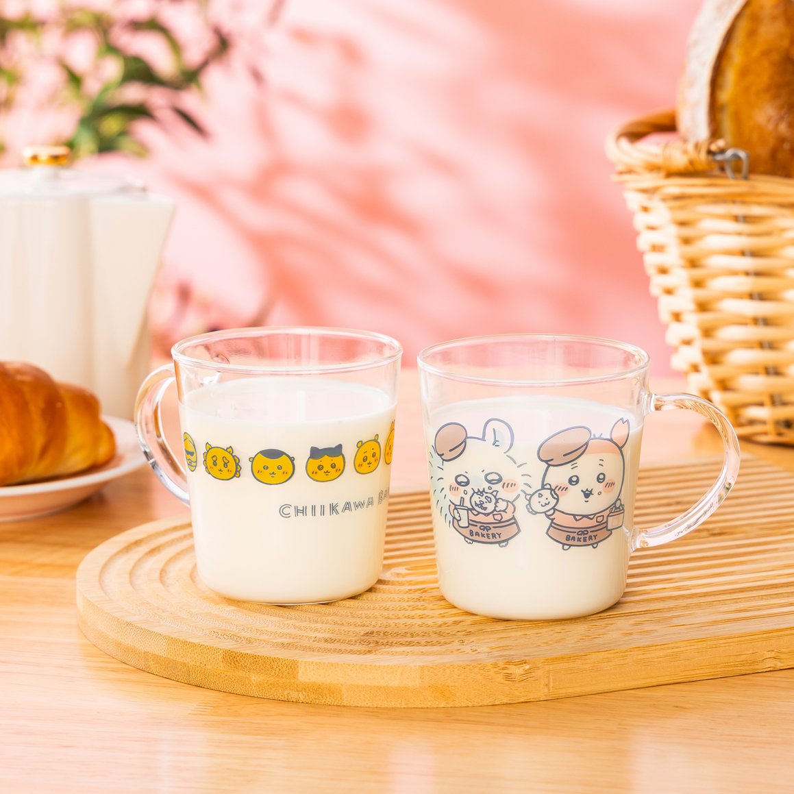 chiikawa_market's tweet photo. ＼🥐#ちいかわベーカリー 新グッズ登場🥐／

新商品は #ちいかわマーケット でも
7/3(金)11時より 発売いたします🥖

モモンガ＆古本屋も パン屋さんに🧑‍🍳
ふたりの サクもぐグッズが登場🍞

グッズリスト公開中❗お気に入り登録して お待ちください✅
🔻詳細はリプライをCHECK🔻 https://t.co/zJipYdzTiq
