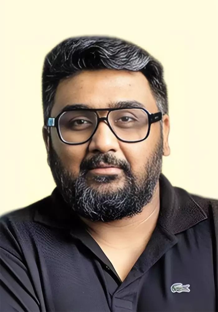 Aditya_181105's tweet photo. WhatsApp Gets Indian Boss!

Meta picks CRED Founder Kunal Shah as
CEO, marking India's growing Global
Influence, and pumps $900 Million into
his Company too.

CRED has raised around $900 million
from Meta in a major funding round. As part of the deal, founder Kunal Shah will move to Meta and take charge of WhatsApp globally.

Meanwhile, Miten Sampat has been named interim CEO of CRED. The move highlights the growing influence of Indian entrepreneurs on the global technology stage.