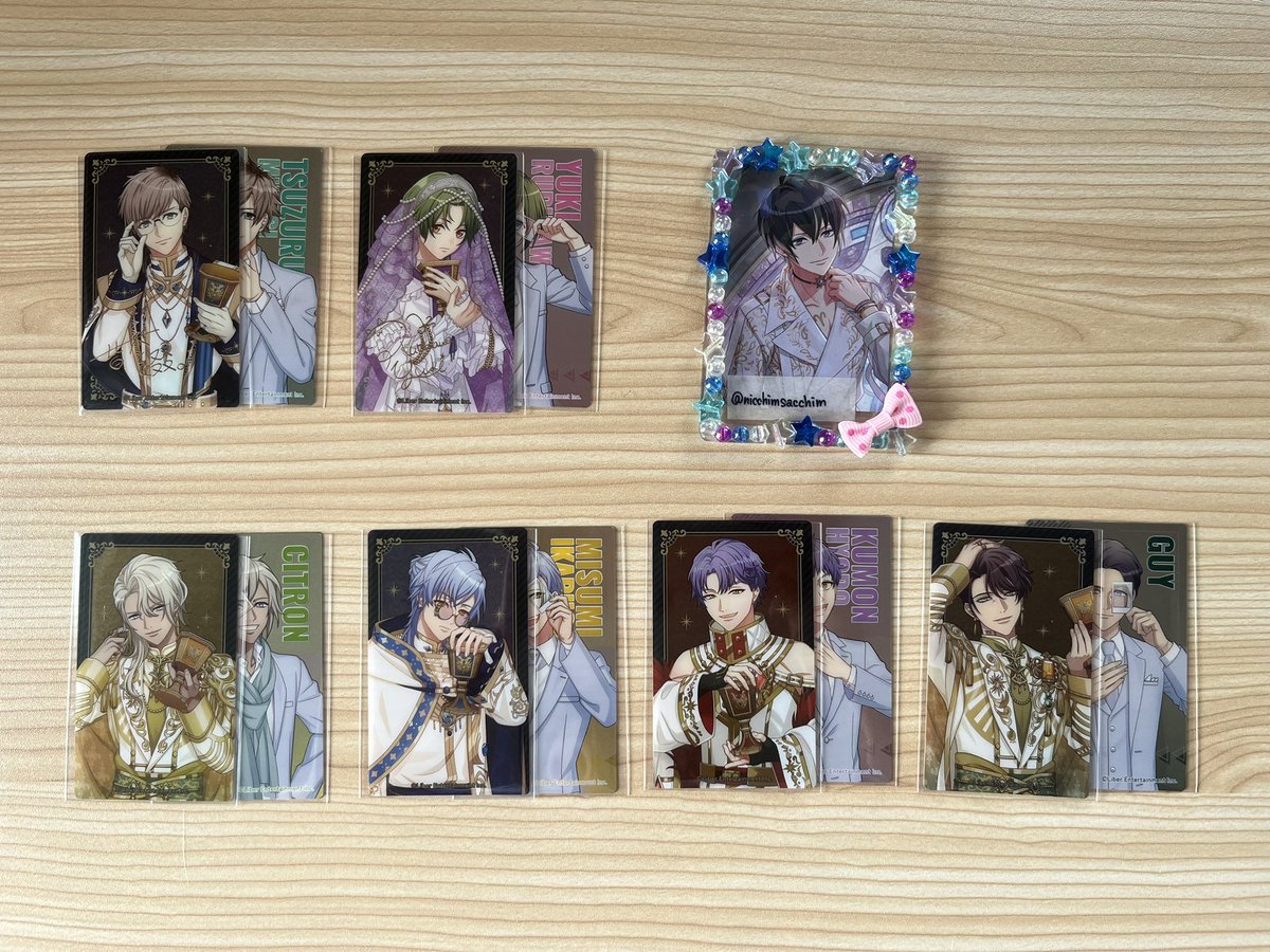 nicchimsacchim's tweet photo. 【交換】A3! 9周年　ポップアップショップ　特典　缶バッジ　メタルクリアカード

譲）咲也.綴（箔）.至.シトロン.千景.天馬.幸（箔）.椋.三角.九門.十座.太一.臣.左京.莇.紬.東.誉.ガイ

求）同種真澄

1枚からでもお気軽にお声かけください。
都内お手渡しor郵送
どうぞよろしくお願い致します！ https://t.co/TE1MoqF1XD
