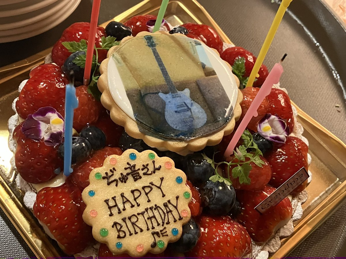 charmy1976's tweet photo. 昨日は平町の「祥和居」で #ぢゅ音生誕祭2026 という名のただの飲み会してきましたw(今回私幹事！)
で、ルナさんの提案により鉄鍋炖のコースを✨鶏丸ごと1羽分、スペアリブ1キロ、野菜などボリュームあるしめちゃ美味でした😋
貴重な頭は夫氏にいったけど主賓にあげればよかったかもw https://t.co/g9LSOvNXBb