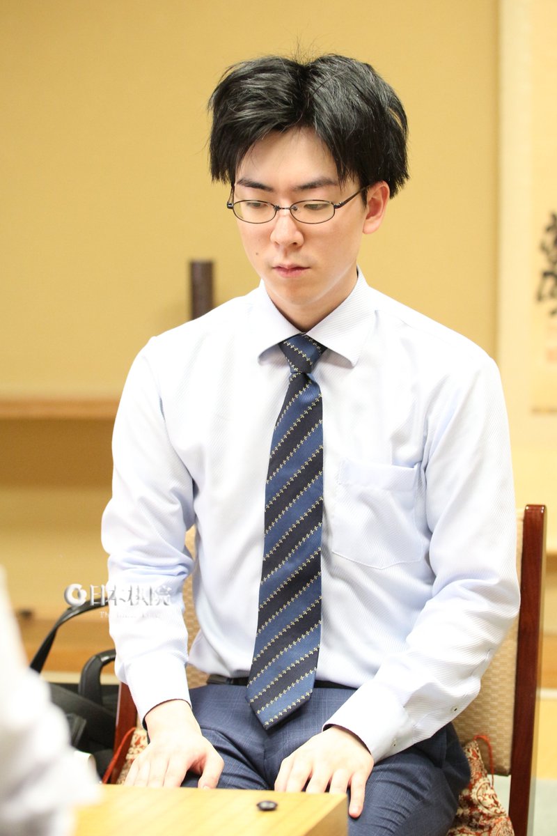 Nihonkiin_pr's tweet photo. 6月22日、第51期名人戦リーグ、芝野虎丸棋聖が桑原樹七段に勝利し、リーグ成績は5勝1敗となりました。 https://t.co/PXhEXl8ScE