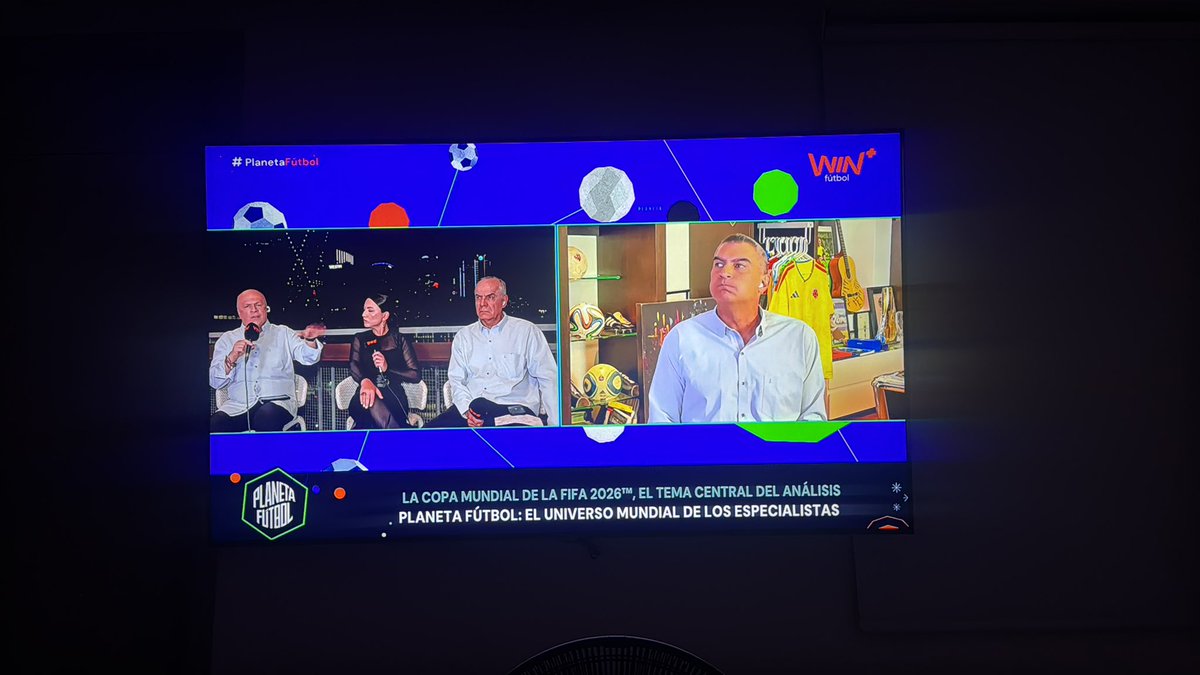 MigueAndress's tweet photo. Jajaja no le ha dado la palabra a nadie! 

Ya dejen que los políticos descansen, oren para que al país le vaya bien, deje de maldecir redes sociales https://t.co/u0DzyXUjLi