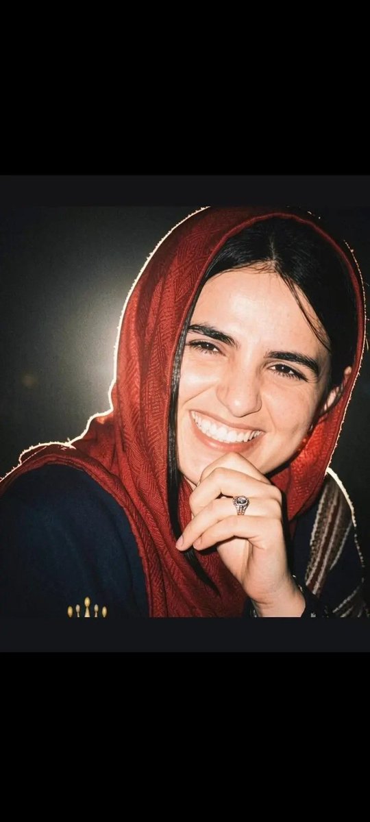 laibabaloch558's tweet photo. قید جسم کو ملتی ہے، فکر کو نہیں؛ سزائیں انسان کو دی جاتی ہیں، نظریات کو نہیں۔ بہادر عورتیں تاریخ کے فیصلوں سے نہیں، اپنے عزم سے پہچانی جاتی ہیں۔۔۔

#DrMahrangBaloch https://t.co/iF3loMfA3h