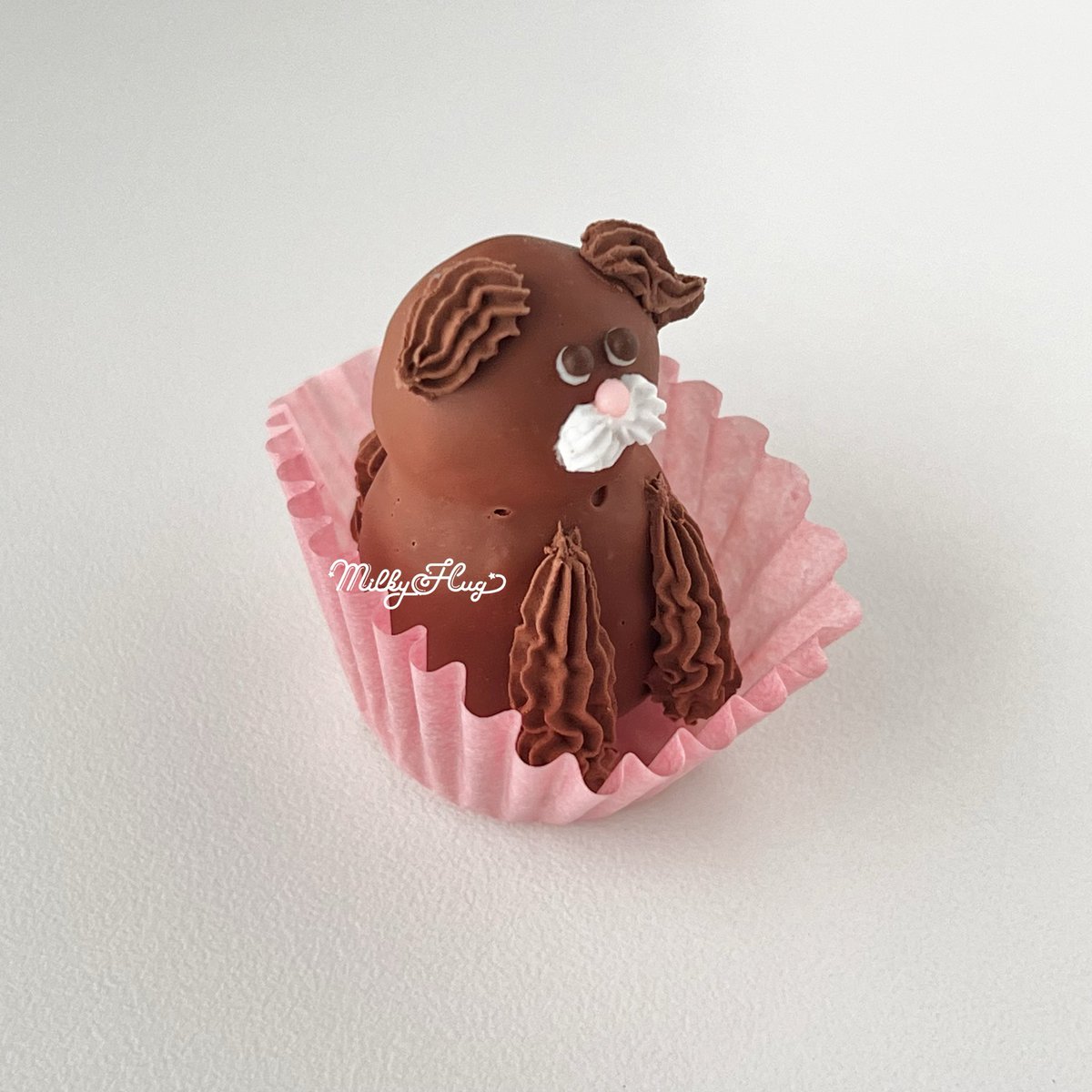 milkmonsterhug's tweet photo. フェイクチョコわんこ
食べ終わったチョコの箱や缶に、いつのまにか住みついています。 https://t.co/6wJnmw8I7O