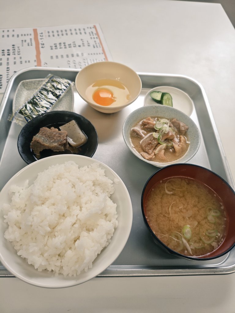 tabatan1978's tweet photo. 屠殺場（食肉市場）内の食堂だけあって肉は美味🚬

＃市場めし https://t.co/1WyueSFPaQ
