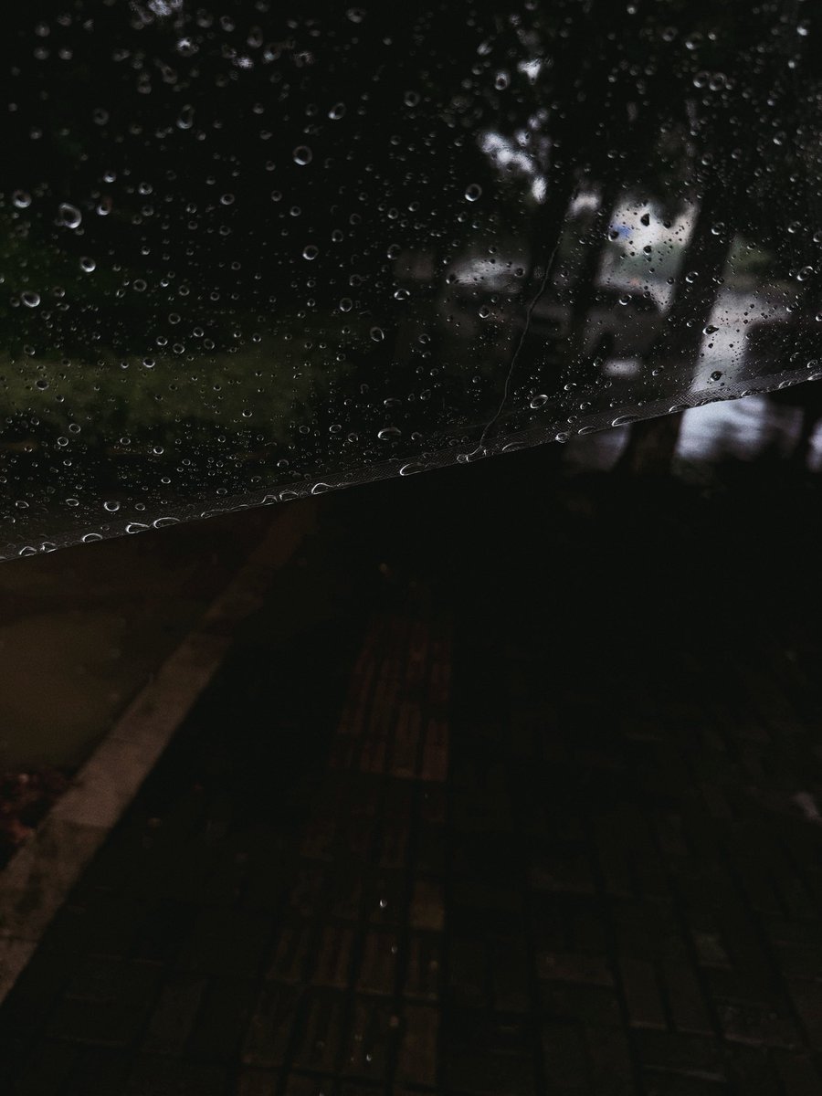 xiaogou427's tweet photo. 雨很大 咖啡瘾更大 https://t.co/EEw4P9JlHx