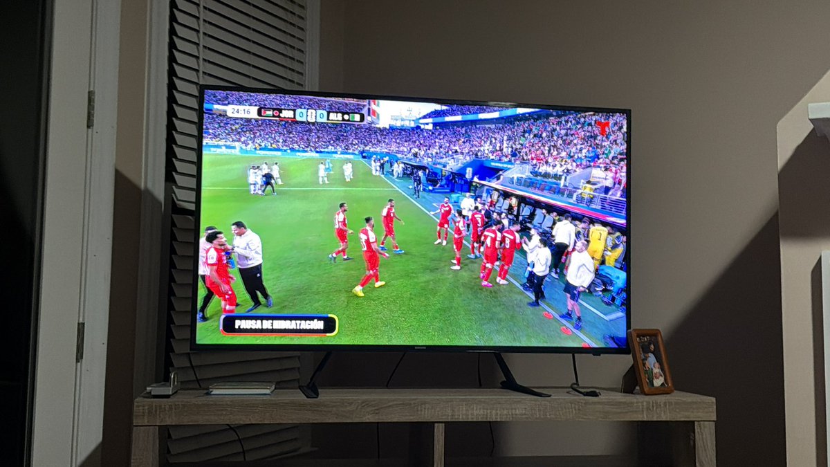 BrettWeer's tweet photo. Let’s get this fellas! I believe! #smokebreak #Hashmi @KingAbdullahII https://t.co/pc1fTUDEHW