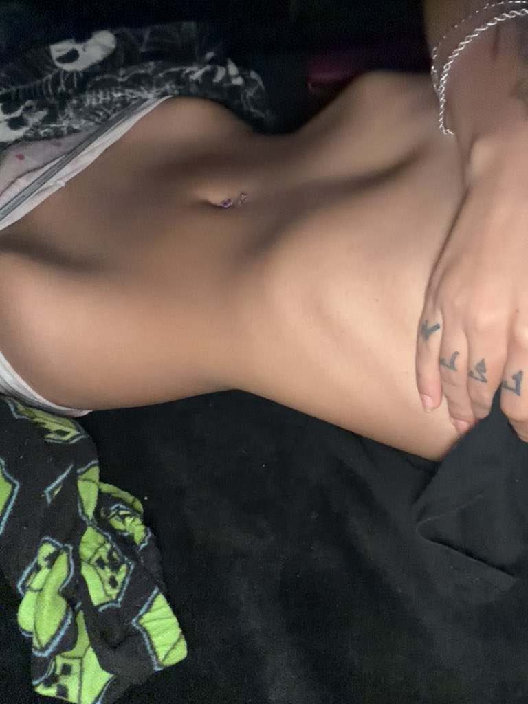 Deaddpoet's tweet photo. i feel so fat. #ed #edtwt https://t.co/yRaCw58L45