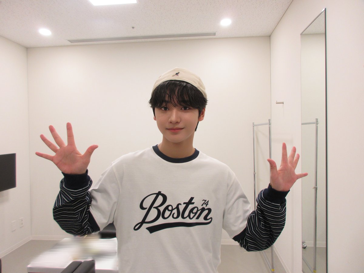 Official_VIBY's tweet photo. #VIBYdump 🩵

𝟐𝟎𝟐𝟔.𝟎𝟔.𝟐𝟒
𝐕𝐈𝐁𝐘 𝐎𝐟𝐟𝐢𝐜𝐢𝐚𝐥 𝐃𝐞𝐛𝐮𝐭

#VIBY #バイビー
#VIBY_Debut
#VIBY_Miracle_TheFirstLight https://t.co/0ARY7GIf6k