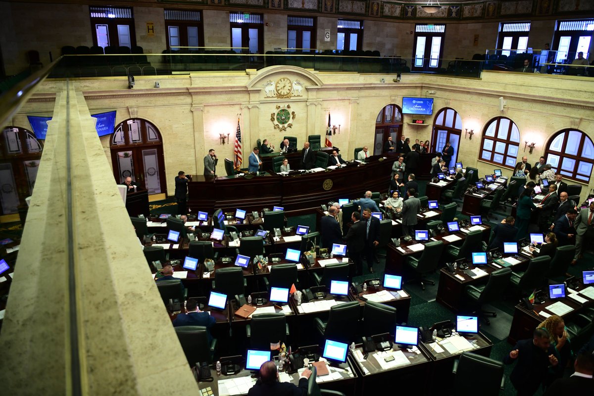 microjuris's tweet photo. Cámara aprueba medidas fiscales para fortalecer la disciplina financiera tras la salida de la Junta Fiscal https://t.co/13fghStcOz #eLegislativo https://t.co/WkNoWY37rN