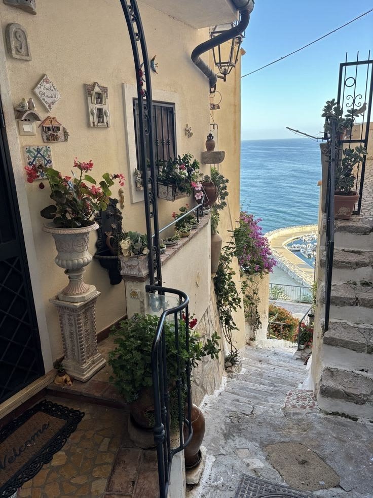 echoesofworld's tweet photo. Sicily, Italy https://t.co/yG90Q0rtCi