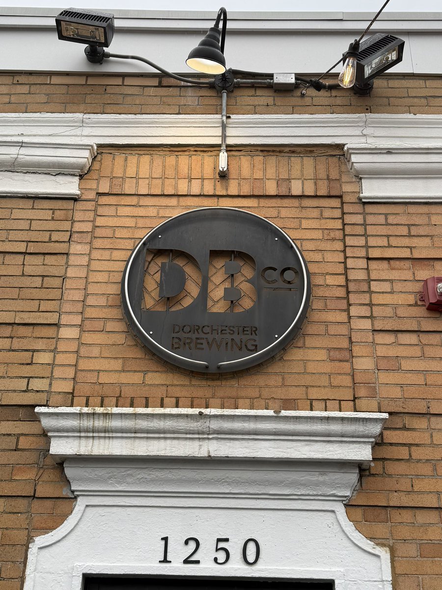 ProffittPalooza's tweet photo. One more brewery while we were in Boston. We went to @DorchesterBrew. https://t.co/6nVGLLrd3L