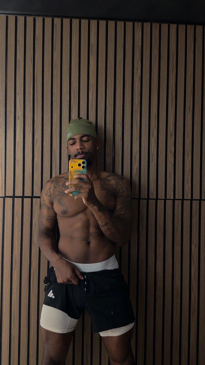WHOSMIKHAIL_'s tweet photo. Wassup x https://t.co/C0hVZ5kBCo