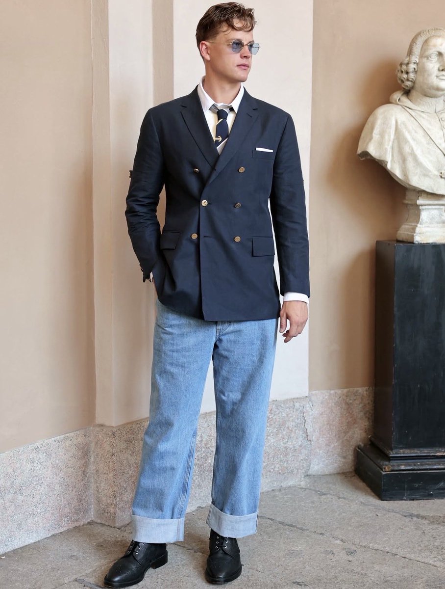 Ben_Baby's tweet photo. Bengals QB Joe Burrow is in Italy for Milan Fashion Week 

(via GQ Sports/IG) https://t.co/NhWfvm7NOn