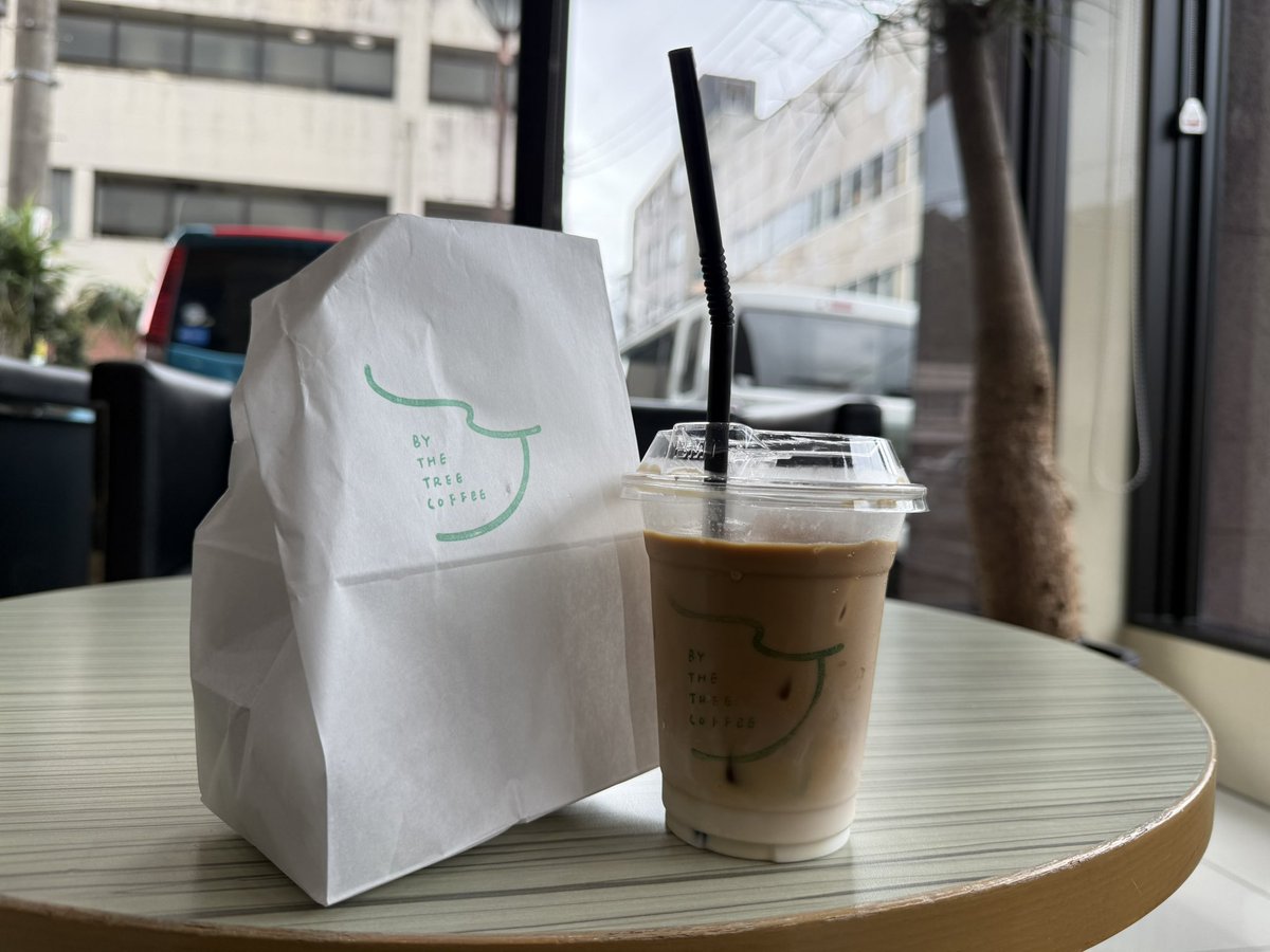 _future22_'s tweet photo. カフェラテとおやつのクッキー🤤❤️
後輩ちゃんのも買った https://t.co/lE5DdNvhon