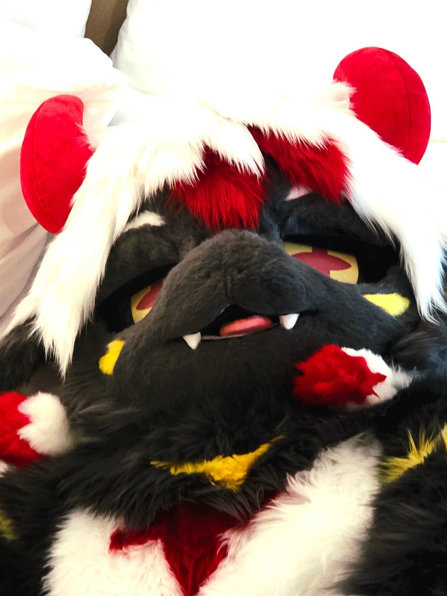 Aster_Byukhwa's tweet photo. 밤이 끝났어 얘들아!!
나는 이제 일이 끝났으니 자러가야겠어...
#Fursuit #FursuitEveryday https://t.co/v4RhYP3qrf