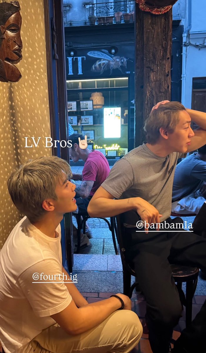 jenornn's tweet photo. กรี้ดดดด ตื่นมาเจอ 2 พี่น้อง LV boys น้องโฟ้ดพี่แบมอยู่ด้วยกัน ฝากพี่แบมเลี้ยงโฟ้ด ๆ หน่อยนะคับ><  รอชมลุคพี่แบมน้องโฟ้ดวันนี้เลยย🐈‍⬛💗⭐️🎀

FOURTH PARIS MOMENTS WITH LV 
#LVMenSS27 #LouisVuitton #LouisVuittonxFourth #Fourthnattawat https://t.co/dMmqUD5Grk