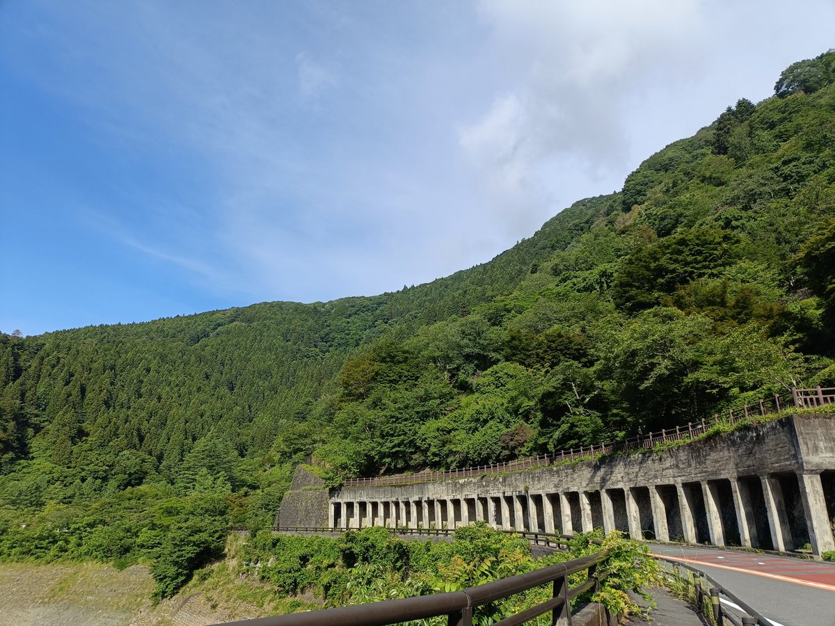 WPUiaQePzhbgcli's tweet photo. 今日の奥多摩
気温は17℃、晴れ。
ほどよい気温で爽やかな朝です。
昨日、一昨日と朝は晴れ、だんだんと雲がかかるような天気でした。
貯水率も少しづつ増えています。
https://t.co/VgCgdY6UJR

#奥多摩 #青梅線 #東京 #奥多摩湖 #多摩川 https://t.co/yi0TtAAaID