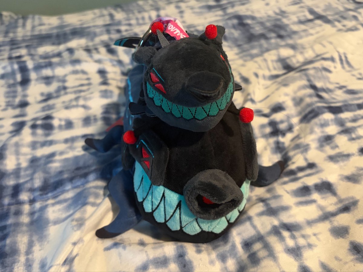 hazbintooz's tweet photo. Don’t talk to me or my son EVER again https://t.co/c1G7rrliCt