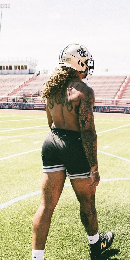 DailyNFLPlayers's tweet photo. Chase Young https://t.co/LuwlLVssmM