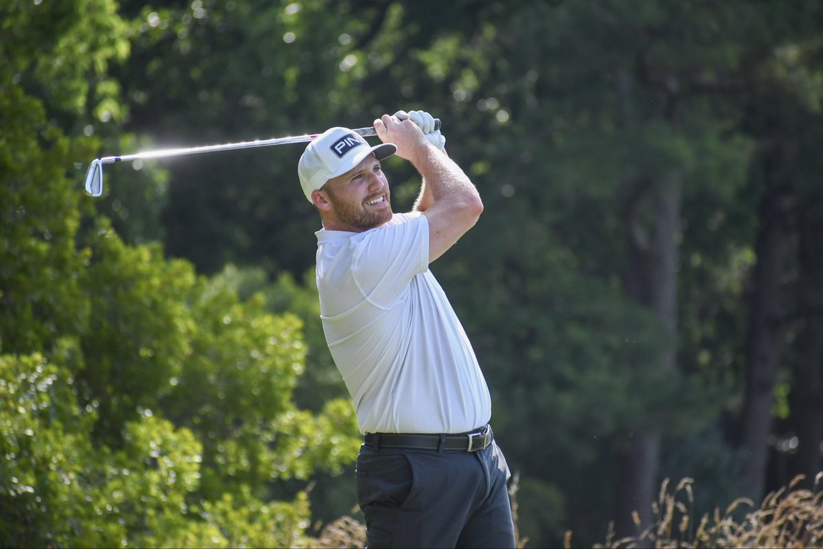 VSGA1904's tweet photo. The first round of the Amateur Championship is in the books! A trio from @WMTribeMGolf helps pace the field.

Read more on the event hub at https://t.co/yVKyjam7Po

#VSGA #AmateurChsmpionship #Bayville #VirginiaGolf https://t.co/ljonoP16RO