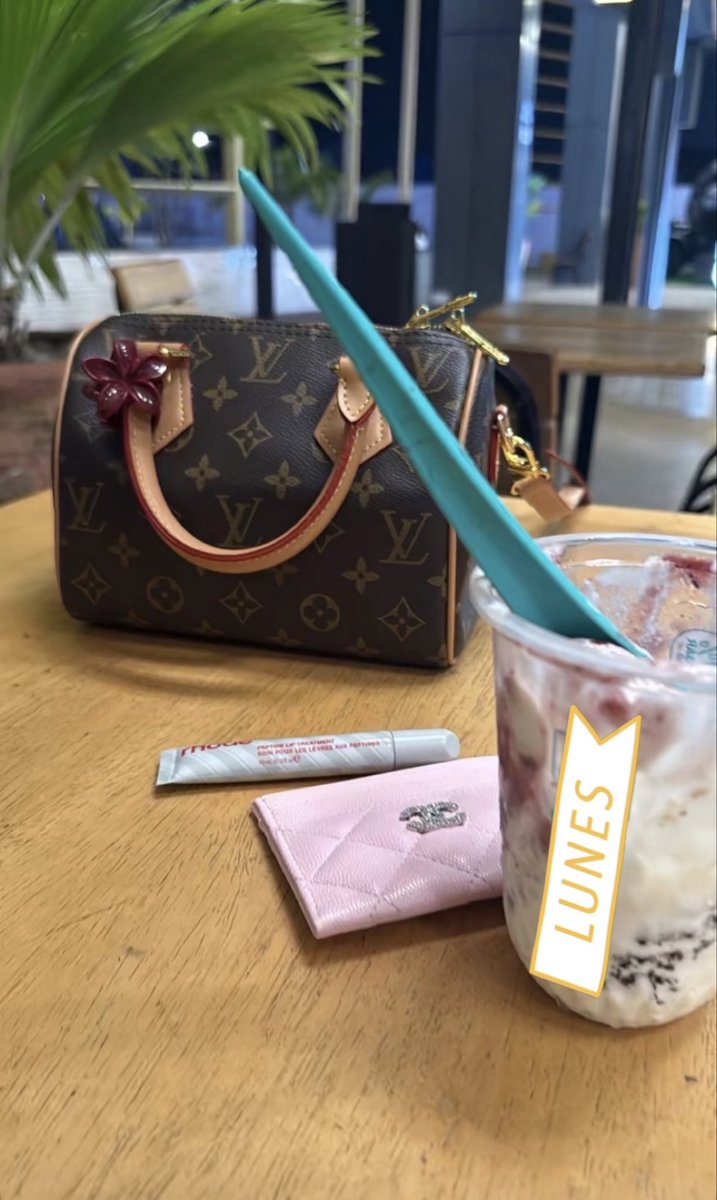 RaEli08's tweet photo. #mitarde👜🍨 https://t.co/WZlO3gtnYm