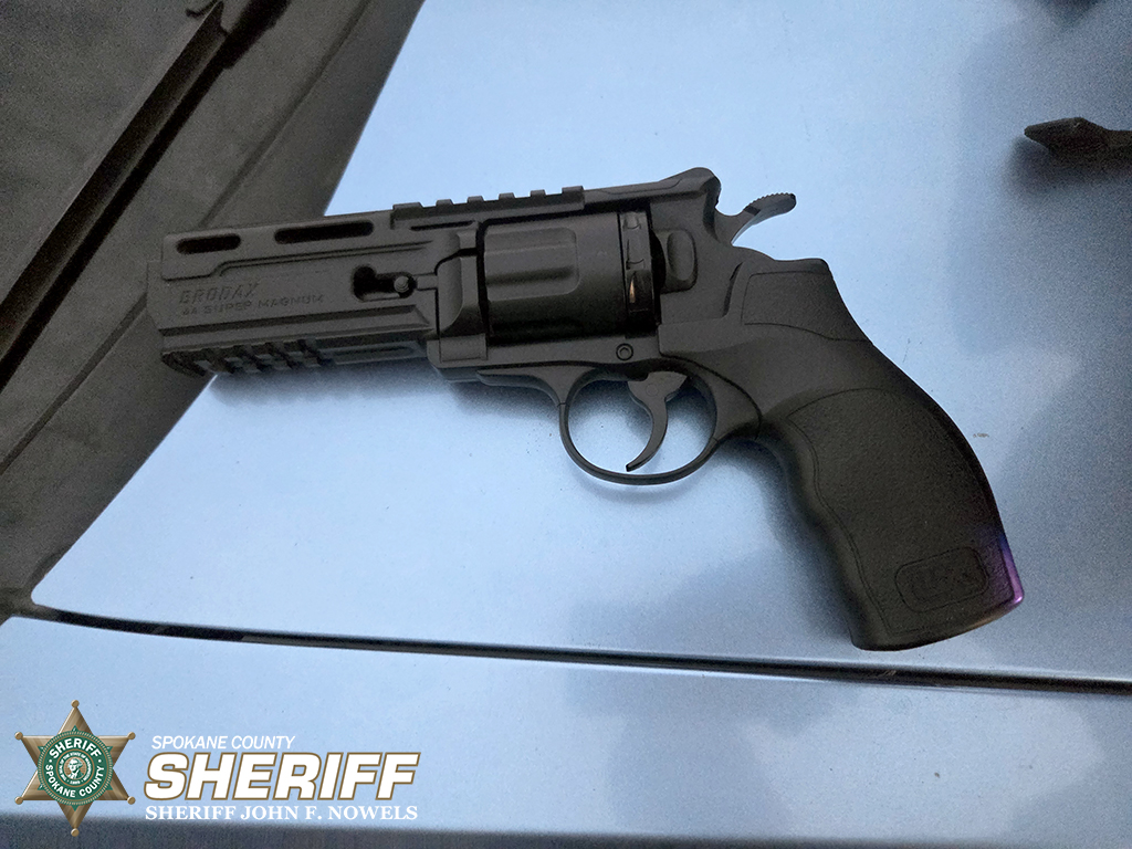 SpokaneSheriff's tweet photo. Person with a Weapon Call Results in the Arrest of Two Juveniles

https://t.co/weU82aKnJu

#SCSO #SpokaneValley #SpokaneCounty #Spokane #CdA https://t.co/07ufKYJewl