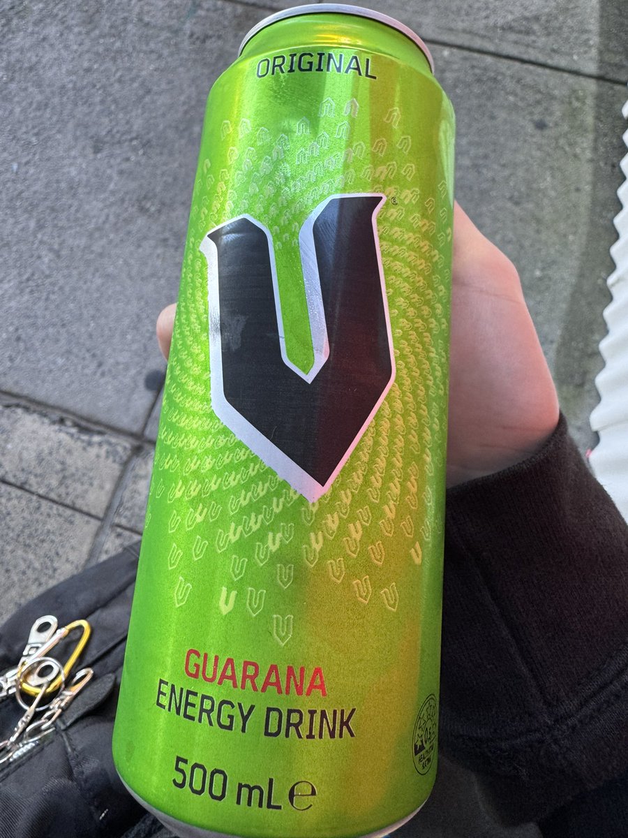 133motionless's tweet photo. 🇦🇺のエナドリV
500mlで1150円
空港やからこの値段かw https://t.co/x6V1eh3qI8