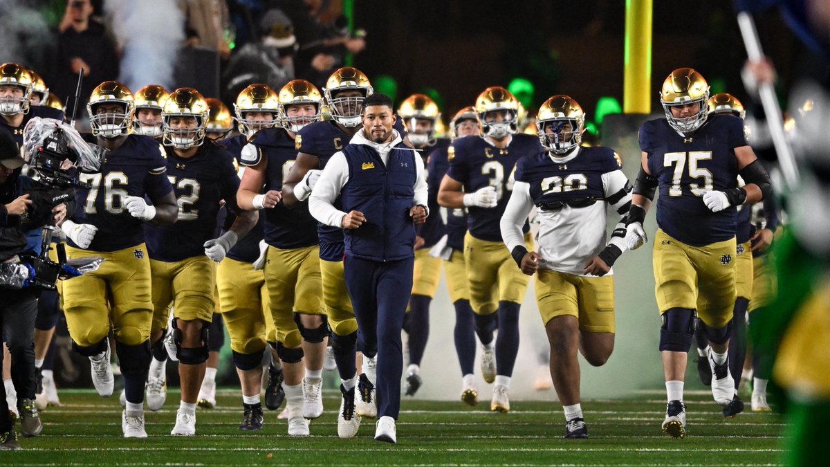 JAYMITCH_1's tweet photo. #AGTG After a great conversation with @coachseider. 
I’m blessed to receive an offer from @NDFootball The University of Notre Dame ☘️🏈 #GoIrish 

Trust the process. The GRIND continues 💪🏾

@BFNDFball @Basorecoach
@CoachRitcheyFB @JeffHoweth7  @samspiegs @malloryhartley @GPowersScout @gregbiggins
@iam_alinedouard @adamgorney
@MikeRoach247 @ChadSimmons_
@DCTF @_RL_Martin @247Sports
@TomLoy247 @AABonNBC @SWiltfong_  @247Hudson @gregsmithrivals @Josh_Scoop 
@WillTurboff  @BrandonHuffman @TFloss32 @TheUCReport @AWilliamsUSA @CKennedy247 
@BDammone @CoachTMcCormick
@nikefootball @TheOpening @usnikefootball 

#TexasHSFB  #TXHSFB  #RecruitThe210 #RecruitBrennanBears #HighSchoolFootball #OFFERSZN 
#2028watchlist