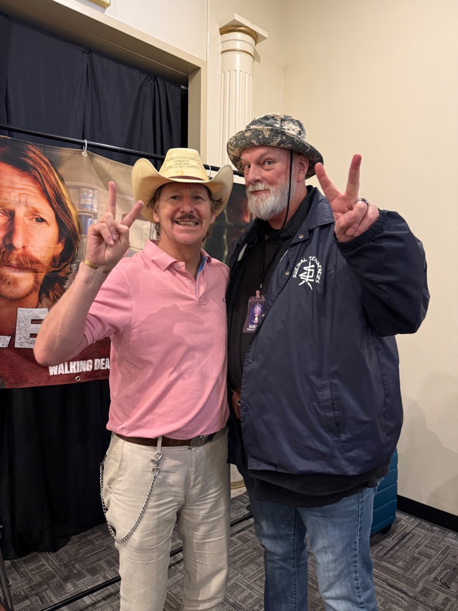 LewTempleActor's tweet photo. Such A Blessing seeing all the friends, that means you, this weekend Sinister Creature Con , especially the Dads on Fathers Day! 

@DaveSheridanOfficial
@thebigschwag
@choptopmoseley 
@PamGrier https://t.co/qfBHDPqH6x