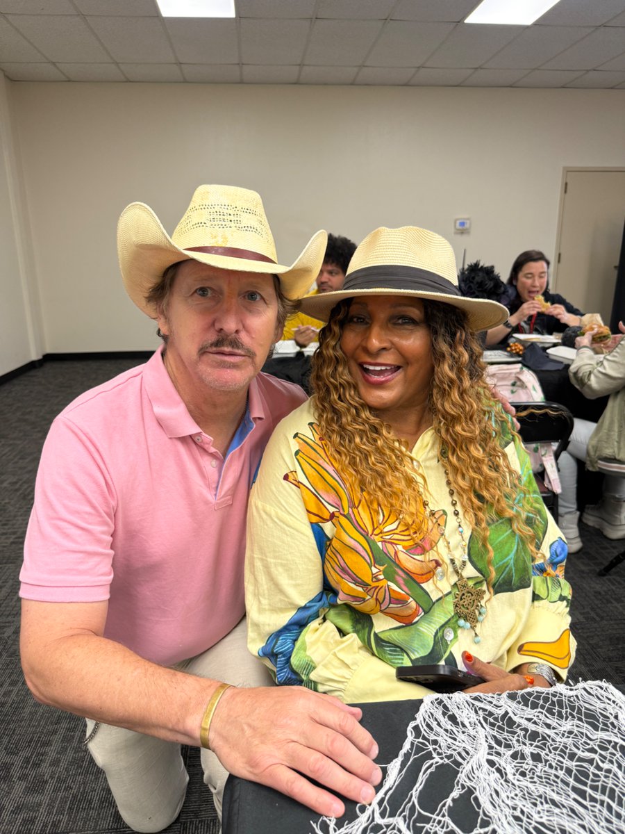 LewTempleActor's tweet photo. Such A Blessing seeing all the friends, that means you, this weekend Sinister Creature Con , especially the Dads on Fathers Day! 

@DaveSheridanOfficial
@thebigschwag
@choptopmoseley 
@PamGrier https://t.co/qfBHDPqH6x