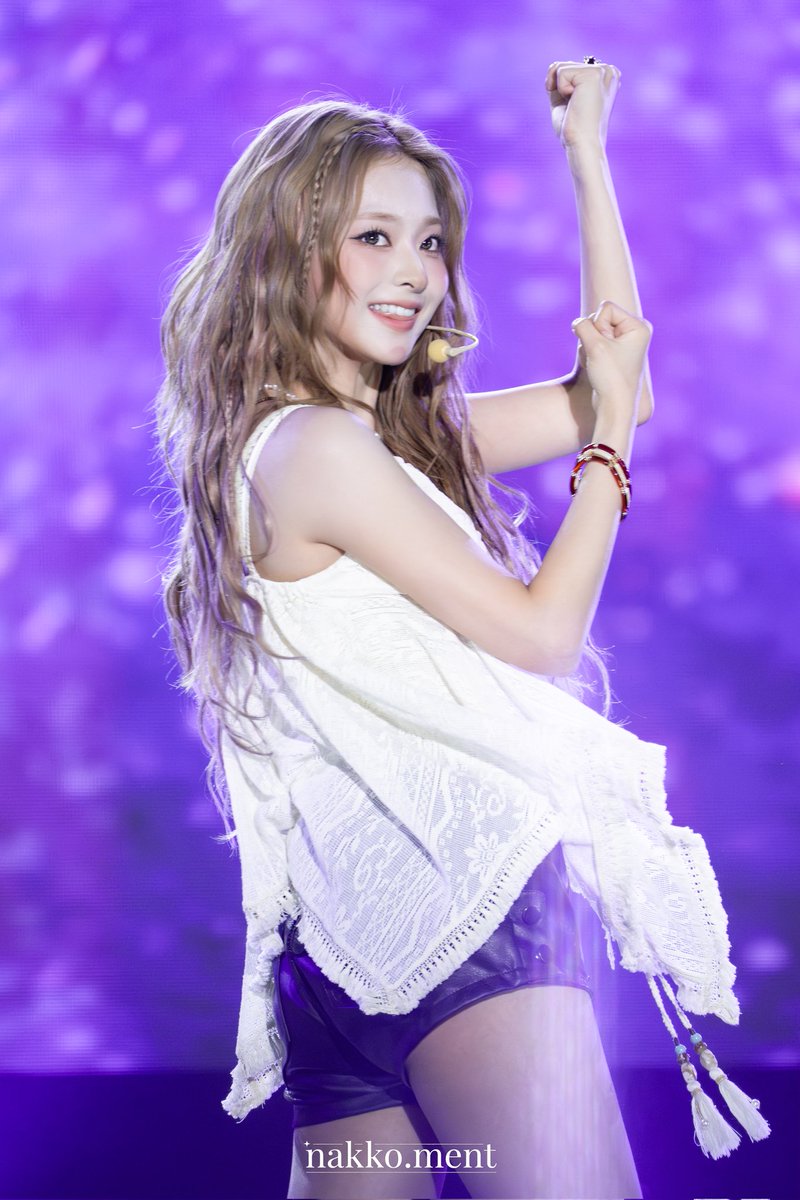 nakkoment's tweet photo. 260615 울뮤페 나경 HQ
#fromis_9 #프로미스나인 #이나경 #LEENAGYUNG https://t.co/k8aahKLAtR
