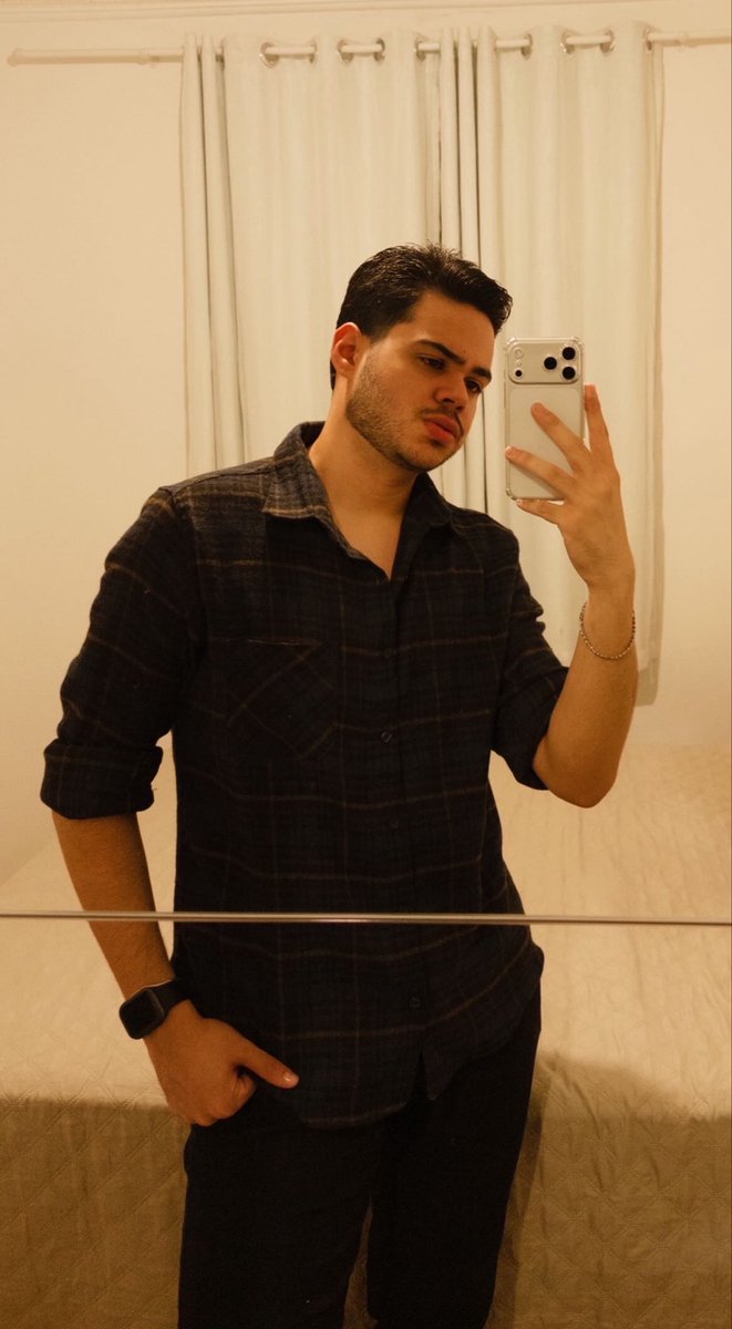 umatemporal's tweet photo. te amo, camisa xadrez 🫶🏼 https://t.co/TBQF5N3o1T