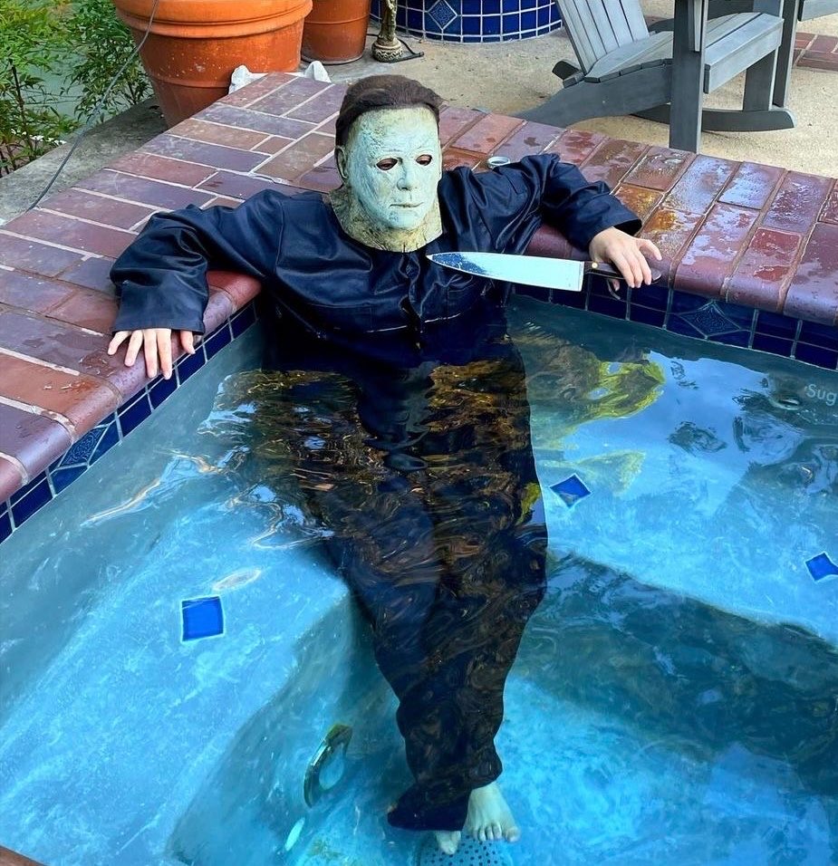 spookyxxboobs's tweet photo. when it’s summer but you’re always in spooky mode https://t.co/RdodhYfKas