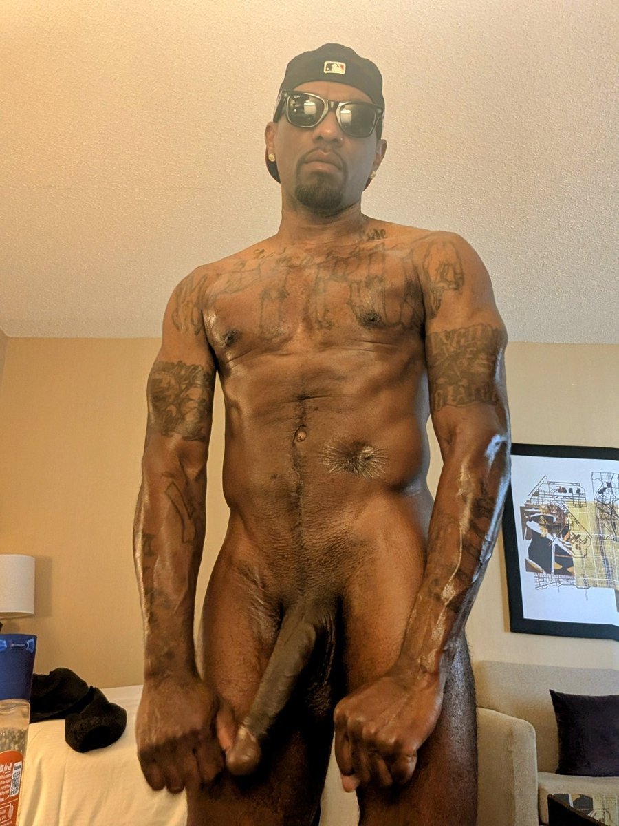 letyougo24's tweet photo. @chocolategod310 @carlykiss_ only 18 and begging to be all yours https://t.co/KikYvlyXqh