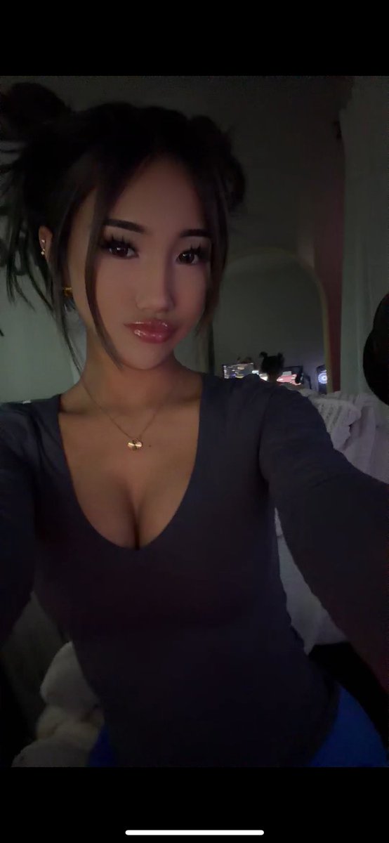 bbyellls's tweet photo. Do guys fw Asians?😩🤭 https://t.co/fIDKb5wE7W