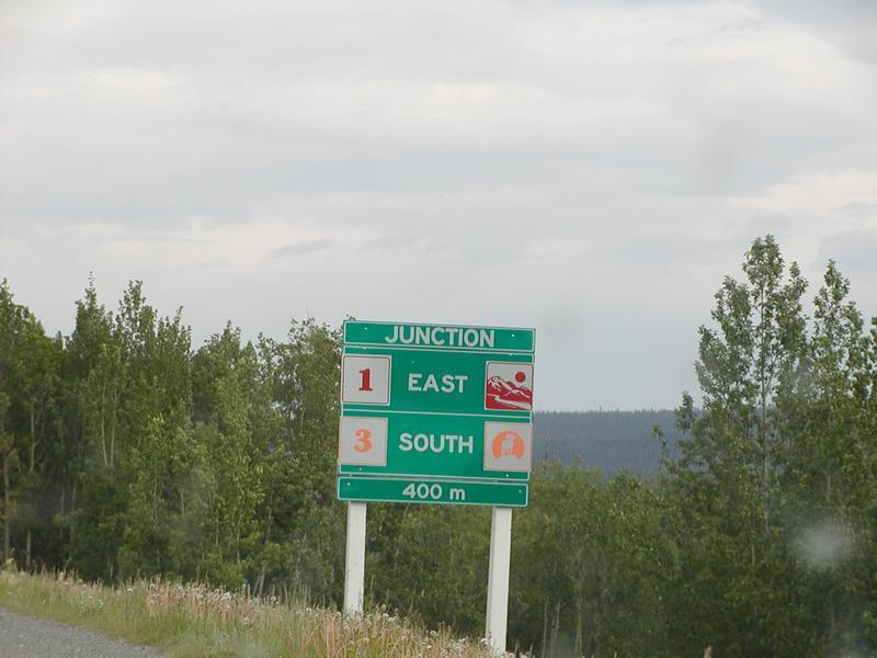 JimTeresco's tweet photo. 6/22/2001:In Haines Junction, where there are signs, we filled the tank and got dinner at Wong's at the Kluane Park Inn.  #AlaskaPlus25 https://t.co/WUfc3quUB6